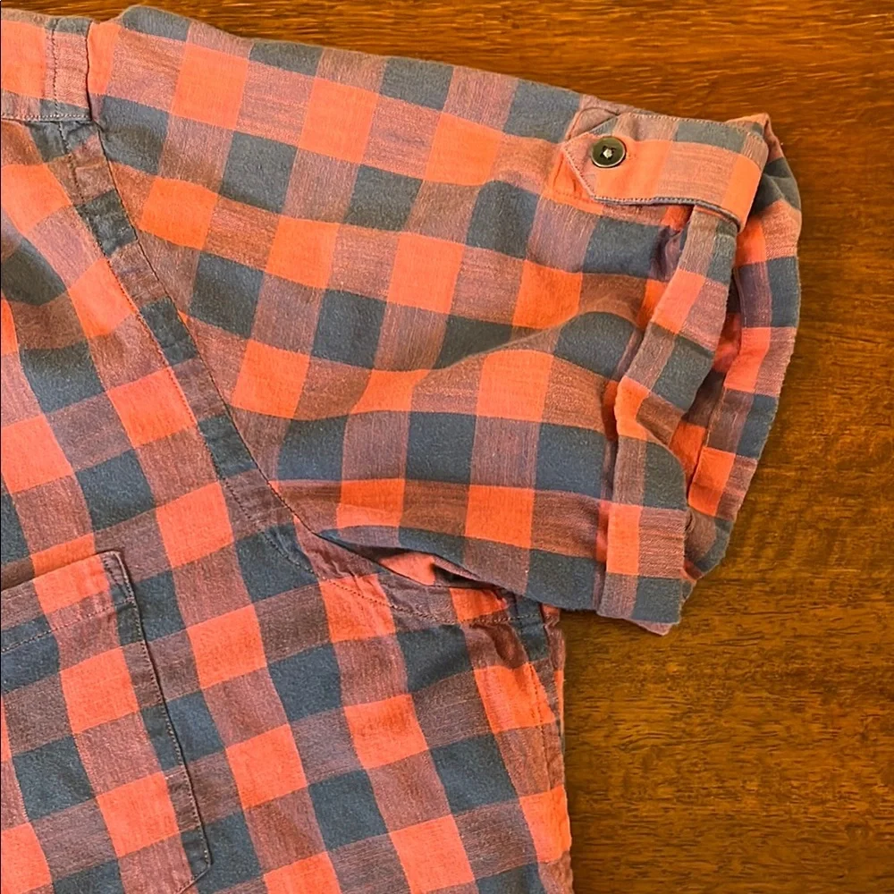 Men's Banana Republic Red and Blue Checkered Shirt